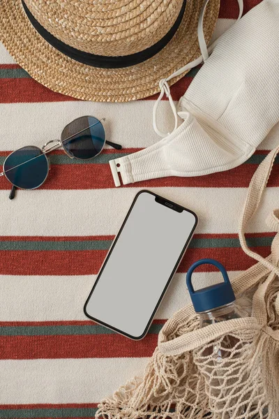 Boş Kırpma Yolu Ekran Cep Telefonunun Düzlüğü Yaz Tatili Plaj — Stok fotoğraf