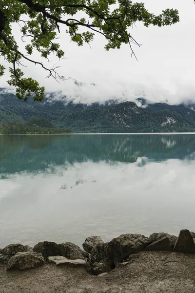 Picturesque View Lake Mountains Clouds Reflections Scenic Nature Landscape Summer — Stock Photo, Image