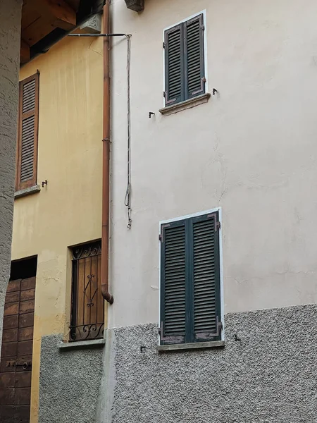 Ancienne Architecture Historique Italie Bâtiments Européens Traditionnels Avec Fenêtres Bois — Photo