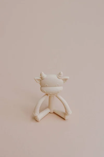 Brinquedo Vaca Teether Para Bebê Para Mastigar Cores Pastel Neutras — Fotografia de Stock