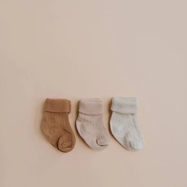 Ζυμαρικά Ζεστό Φιλικό Προς Περιβάλλον Κομψό Σκανδιναβικό Βιολί Νεογέννητα Κάλτσες — Φωτογραφία Αρχείου