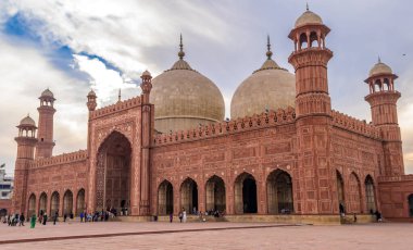 Badshahi Mosque, Lahore, a Fine Piece of Mughal Architecture