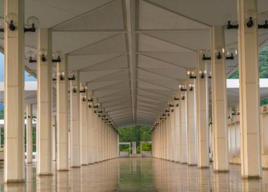 Symmetry in Faisal Mosque Corridor