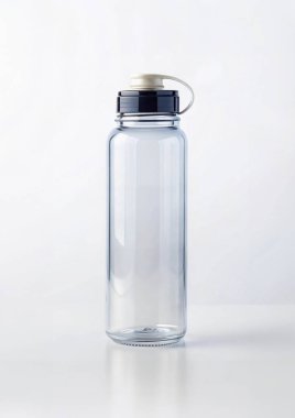 Şeffaf plastik bir su şişesi için 3 boyutlu fotoğraf gerçek. Beyaz arka planda izole edilmiş matara maketi.