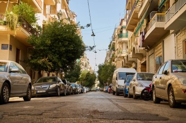 Parking space problem in a beautiful, narrow street in Athens