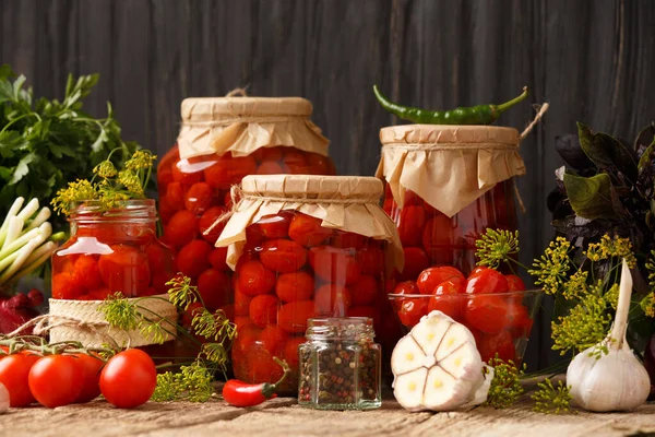 Canned Tomatoes Closed Jars Spices Wooden Background Harvesting Tomatoes Winter — Foto Stock