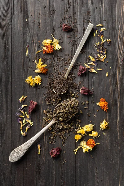 Composition Dry Black Green Tea Vintage Spoons Dry Hibiscus Calendula — 스톡 사진