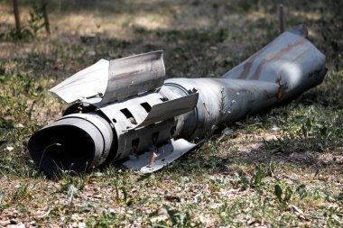 Rus işgalciler, Ukrayna 'daki savaş, misket mermileri, yasaklanmış silahlar tarafından Ukrayna topraklarına çoklu roket atarlar atıldı..