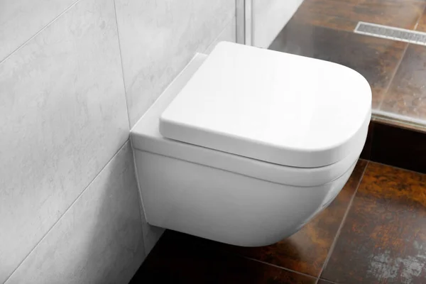 Tigela Banheiro Montada Parede Branca Interior Banheiro Moderno Pendurado Vaso — Fotografia de Stock