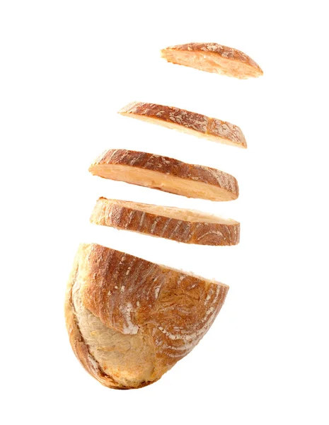 Падение Нарезанного Белого Пшеничного Хлеба Белом Фоне Вертикально Кусочки Нарезанного — стоковое фото
