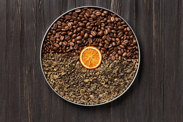 Green Dry Tea Coffee Beans Slice Dry Orange Box Dark — Stock fotografie