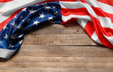 Kırsal ahşap arka planda Amerikan bayrağı, kopyalama uzayı. Amerikan halkının gururu. ABD 'de bağımsızlık, özgürlük ve vatanseverliğin sembolü.