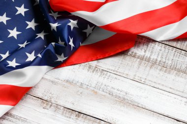 Kırsal ahşap arka planda yıldızlar ve çizgiler Amerikan bayrağı, üst manzara, kopyalama alanı. Amerikan halkının gururu. ABD 'de bağımsızlık, özgürlük ve vatanseverliğin sembolü.
