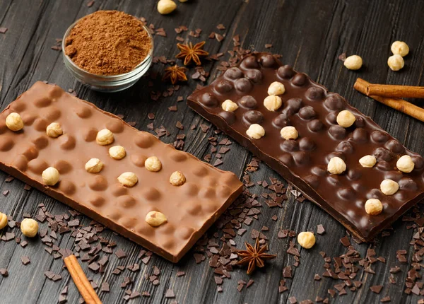 Çikolata Kakao Tozu Çikolata Parçacıkları Tarçın Ahşap Kaplama Anason Fındık — Stok fotoğraf