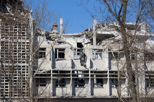 Vernietigd Gebouw Als Gevolg Van Een Granaatinslag Rusland Viel Oekraïne — Stockfoto