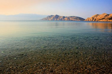 Prviç adasında gün batımı Baska, Krk, Hırvatistan 'dan görüldü