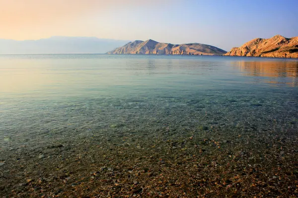 Prviç adasında gün batımı Baska, Krk, Hırvatistan 'dan görüldü