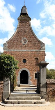 Genk, Belçika 'daki sevimli antik kilise.