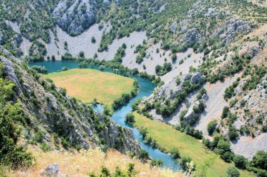 Hırvatistan 'ın Krupa Nehri' nde güzel bir viraj