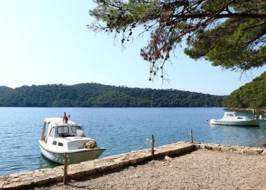 Ulusal Park 'taki tekne Mljet, Mljet adası, Hırvatistan