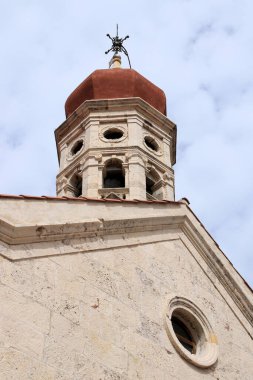 Beina 'daki kilisenin çan kulesi, Murter Adası, Hırvatistan