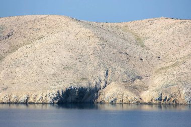 Hırvatistan 'ın Pag adasına olan köprüsüne yakın görüş