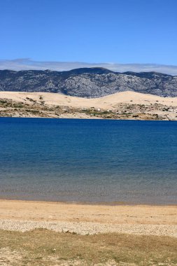 Hırvatistan 'ın Pag adasındaki plaj