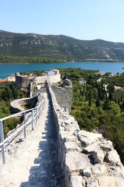 Hırvatistan 'ın antik Ston, Peninsula Peljesac surlarındaki kale