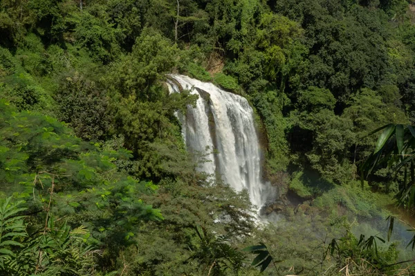 Landschaftsfoto Des Großen Wasserfalls Auf Dem Reiseziel Semarang Central Java — Stockfoto
