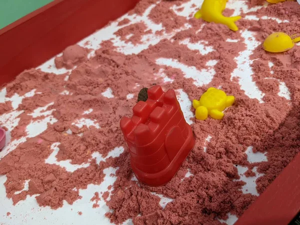 Nisip Roșu Construi Pentru Jucării Pentru Copii Turnare Fotografia Este — Fotografie, imagine de stoc