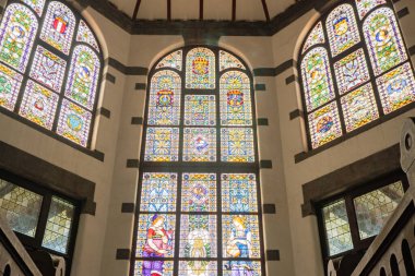 Eski malikane lawang sewu Semarang Central Java 'nın iç camları. Fotoğraf seyahat hedefi, tatil posteri ve seyahat içeriği medyası için kullanılabilir.