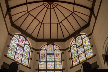 Eski malikane lawang sewu Semarang Central Java 'nın iç camları. Fotoğraf seyahat hedefi, tatil posteri ve seyahat içeriği medyası için kullanılabilir.