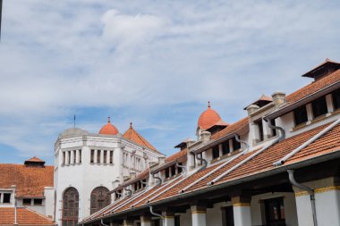 Semarang Merkez İstasyonu Java Semarang, Lawang Sewu. Fotoğraf seyahat hedefi, tatil posteri ve seyahat içeriği medyası için kullanılabilir.