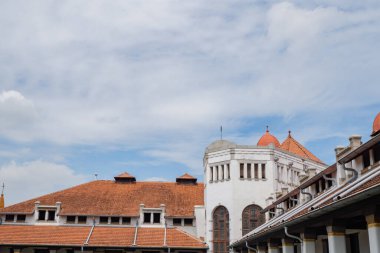 Semarang Merkez İstasyonu Java Semarang, Lawang Sewu. Fotoğraf seyahat hedefi, tatil posteri ve seyahat içeriği medyası için kullanılabilir.