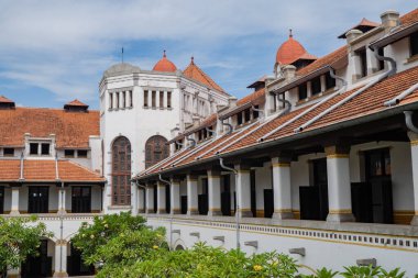 Semarang Merkez İstasyonu Java Semarang, Lawang Sewu. Fotoğraf seyahat hedefi, tatil posteri ve seyahat içeriği medyası için kullanılabilir.