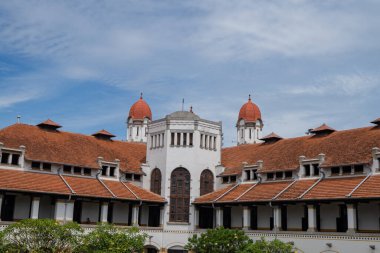 Semarang Merkez İstasyonu Java Semarang, Lawang Sewu. Fotoğraf seyahat hedefi, tatil posteri ve seyahat içeriği medyası için kullanılabilir.