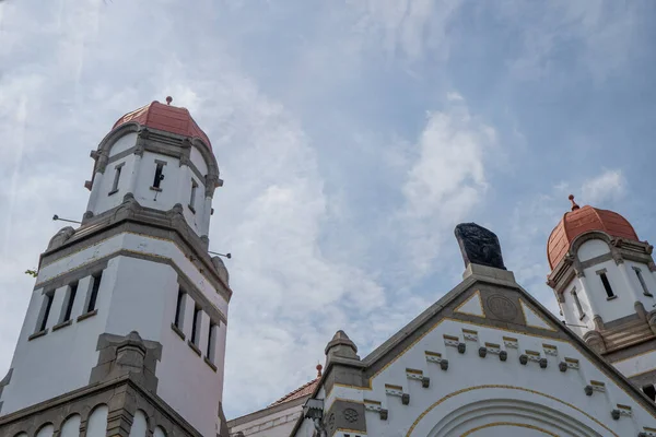 Semarang Merkez İstasyonu Java Semarang, Lawang Sewu. Fotoğraf seyahat hedefi, tatil posteri ve seyahat içeriği medyası için kullanılabilir.