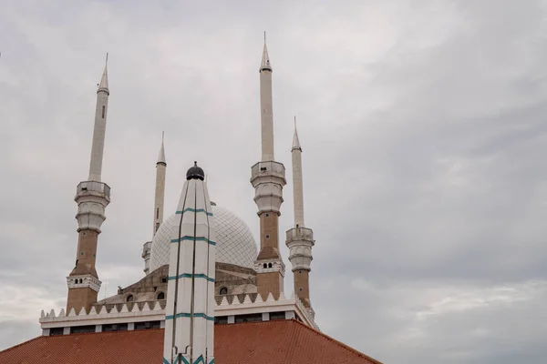 Grande Mesquita Semarang Central Java Quando Dia Com Céu Nublado — Fotografia de Stock