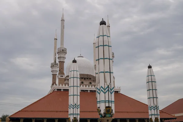 Grande Mesquita Semarang Central Java Quando Dia Com Céu Nublado — Fotografia de Stock