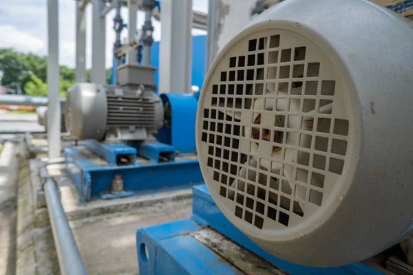 水泵与电机连接 用于废水处理过程 此照片适用于工业背景摄影 发电厂招贴画及电力内容媒体 — 图库照片