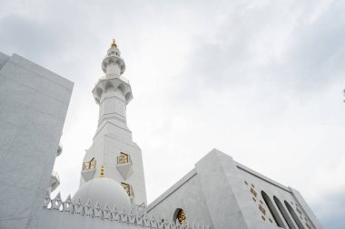 Solo Merkez 'deki en büyük cami Java Mescid Şeyh Zayed' dir. Fotoğraf Ramadhan posteri ve Müslüman içerik medyası için uygun.