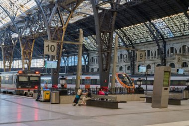 24-08-2023. Barselona, İspanya, Barselona Fransa tren istasyonunun içi