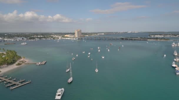 Аерофотознімки Справжнім Візуальним Шедевром Який Демонструє Колекцію Причалених Яхт Човнів — стокове відео