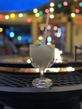 Ateşin yanında Margarita.