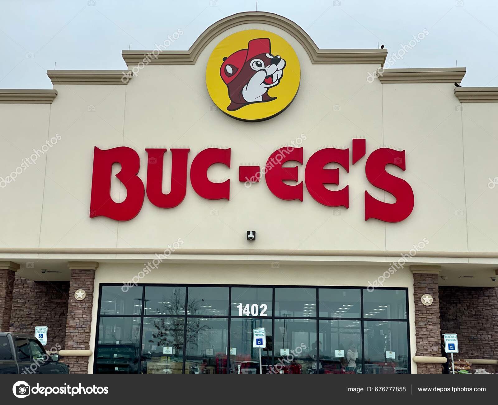 Close Buc Ees Sign Entrance Ennis Store Stock Editorial Photo © bippy