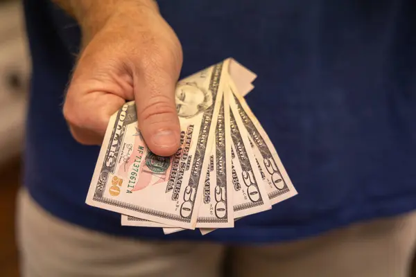 Nakit ödeme yapmak..