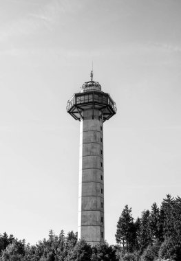 Ettelsberg ve Hochheideturm Willingen çevresindeki manzara. Rothaargebirge 'de Ettelsbergsee ile Willingen yakınlarında bir doğa. Sauerland 'de. Ettelsberg Kulesi.