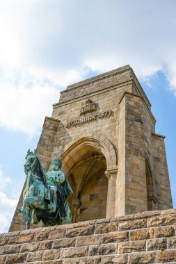 Kaiser Wilhelm Anıtı Hohensyburg 'da. Ruhr bölgesinde Dortmund yakınlarındaki tarihi anıt..