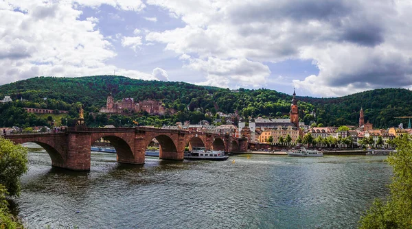 Blick Auf Heidelberg Mit Dem Schloss Und Der Alten Neckarbrücke — Stockfoto