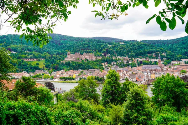 Blick Auf Heidelberg Mit Dem Schloss Und Der Alten Neckarbrücke — Stockfoto